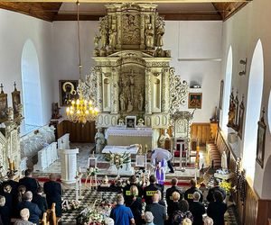 Ostatnia droga Ireny i Tadeusza. Cała wieś płakała na pogrzebie
