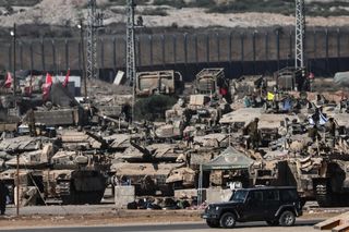 Izrael rozpoczął szturm na Gazę. Pas ognia nad miastem, w tle spór o los zakładników