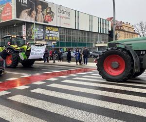 Strajk rolników w centrum Zielonej Góry. Przedsiębiorcy wyjechali na ulice 