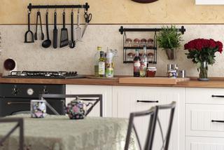 Remont kuchni TANIM kosztem: jak ODŚWIEŻYĆ malowane ŚCIANY w kuchni