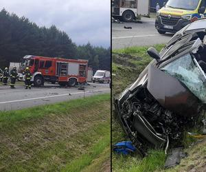 Czterech młodych mężczyzn zginęło w zmiażdżonym volkswagenie. Zastępca komendanta świadkiem koszmaru!