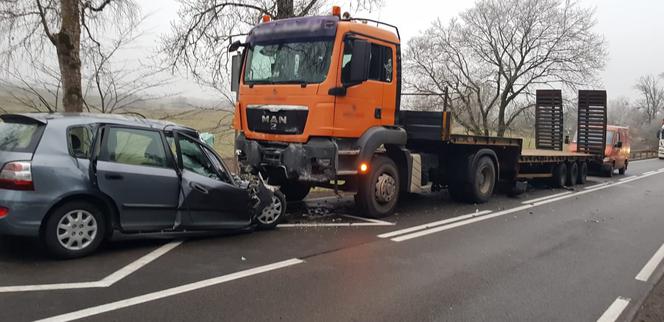 Warmińsko-mazurskie: Tragiczny wypadek w Przytułach! Jedna osoba nie żyje