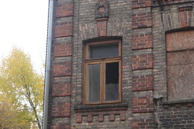 Opuszczona zabytkowa kamienica przy ul. Sienkiewicza w Białymstoku