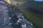 Samochód ciężarowy uderzył w busa na A1