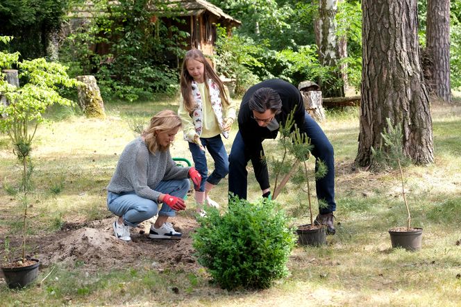 M jak miłość. Julia (Marta Chodorowska), Marek (Aleksandar Milicević), Nadia (Mira Fareniuk)