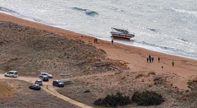 Makabryczne odkrycie na plaży na Sycylii! Nie żyje pięć osób