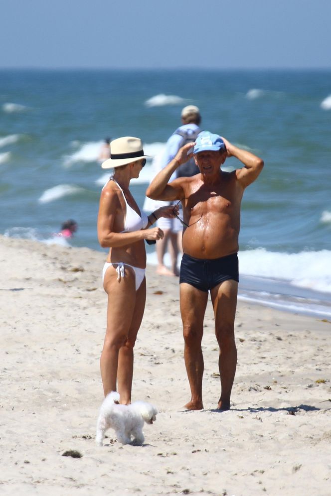 Jan Englert z żoną i ćorką w Juracie