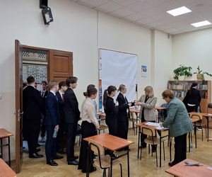 Maturzyści z Rzeszowa rozpoczęli egzaminy 