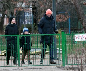 Całuśny mąż Kaczyńskiej nie dał jej wytchnienia pod jemiołą 