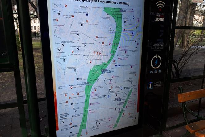 Na specjalnych tablicach sprawdzimy gdzie jest tramwaj lub autobus