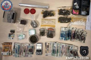 Nalot na mieszkanie dilera-recydywisty. Policjanci znaleźli mnóstwo narkotyków i zaginioną nastolatkę