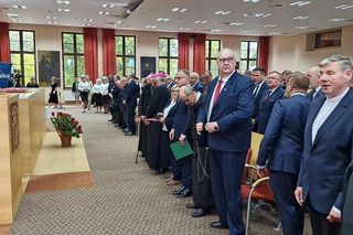 Piękne studentki o. Rydzyka przyćmiły byłego prezydenta Andrzeja Dudę