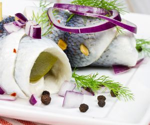 Gatunki i rodzaje śledzi: jaki śledź do czego?