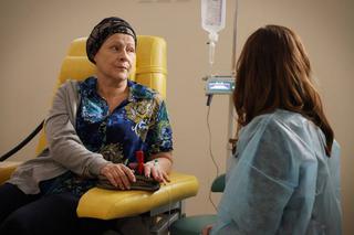 Przyjaciółki 3 sezon odc. 30 - opis, streszczenie: Matka Zuzy walczy o życie w szpitalu 