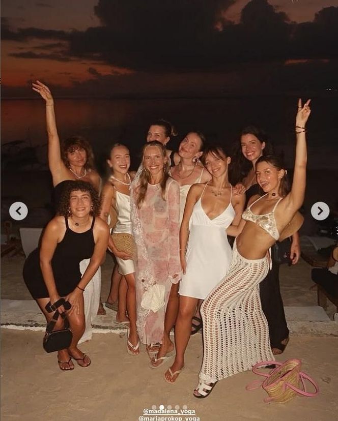 Julia Wieniawa i żona Marcina Prokopa szaleją na Bali. Spodziewaliście się takiej przyjaźni?