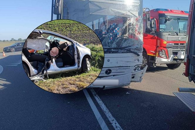 Śmiertelny wypadek na DK5. Toyota wjechała pod autobus. 27-latka nie żyje