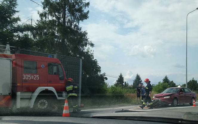 Zderzenie osobówki z motocyklem w Małopolsce [ZDJĘCIA]