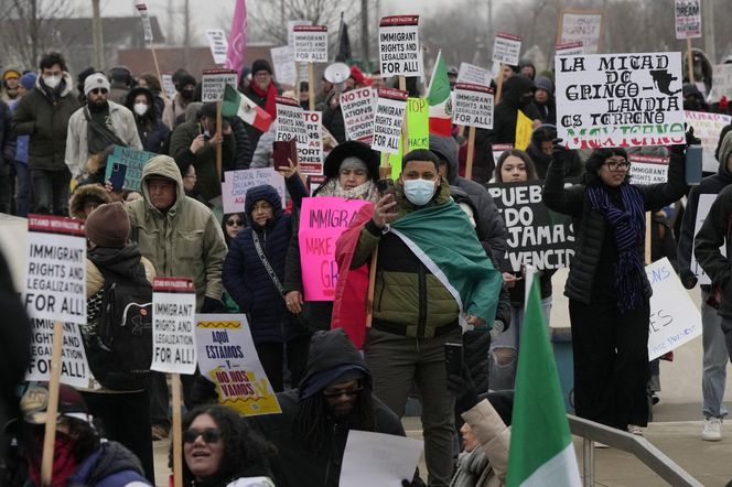 Trump nie żartował. Tysiące imigrantów wezwanych do natychmiastowego opuszczenia USA
