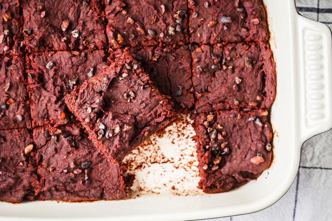Brownie z burakami: to ciasto zjesz bez poczucia winy! 