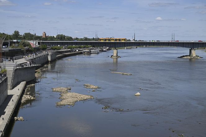 Alarm! Wisła wysycha na naszych oczach. Katastrofalny poziom wody w Warszawie