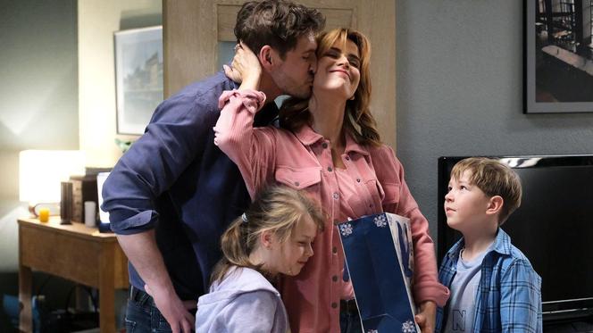 M jak miłość odc. 1799. Marcin (Mikołaj Roznerski), Szymek (Staś Szczypiński), Maja (Laura Jankowska), Kama (Michalina Sosna)