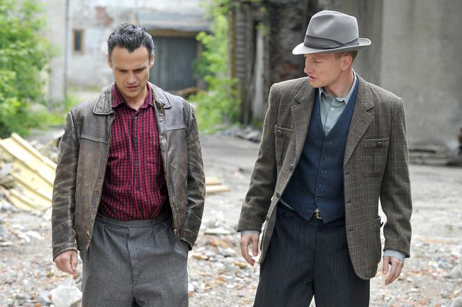 Czas honoru 6 sezon. Michał Konarski (Jakub Wesołowski), Władek (Jan Wieczorkowski) - fotostory