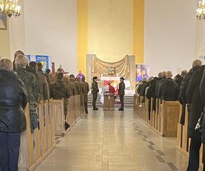 Terespol. Pogrzeb tragicznie zmarłego żołnierza. 28-letniego Mateusza żegnają rodzina i przyjaciele