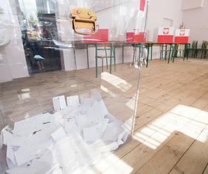 Wybory do Sejmu i Senatu 2023. Co je różni? Wyjaśnimy z ekspertem od prawa wyborczego