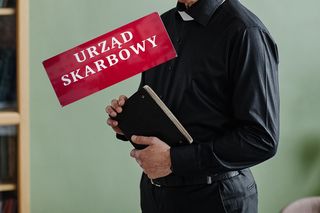 Ile zarabiają księża zatrudnieni w skarbówce?