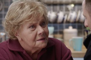 M jak miłość odc. 1861. Bartek (Arkadiusz Smoleński), Barbara (Teresa Lipowska)