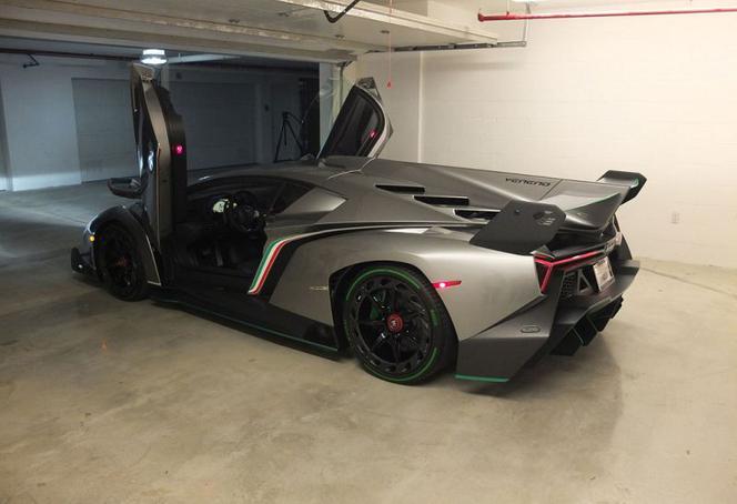 Lamborghini Veneno Roadster