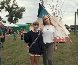 Indiańskie Lato rozgrzało serca mieszkańców Żarnowa! Tipi, tańce i pyszna kuchnia