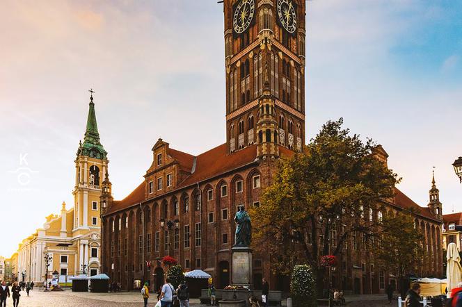 Zachód słońca w centrum Torunia