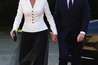 Co się stanie z kreacjami Agaty Dudy?