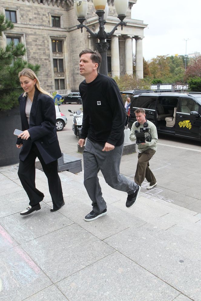 Wojciech Szczęsny z dziećmi na premierze filmu o sobie