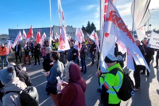 Pracownicy lotniska walczą o podwyżki! Będą utrudnienia dla pasażerów