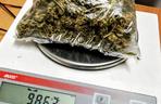 Policjanci z Opola podczas kontroli samochodu na gdańskich numerach rejestracyjnych znaleźli prawie kilogram narkotyków