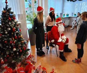 Do dzieci z domów dziecka trafiło łącznie 220 dużych paczek słodyczy