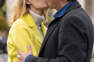 Agata Buzek całuje się z dwoma mężczyznami! To wszystko dzieje się na ulicach Warszawy