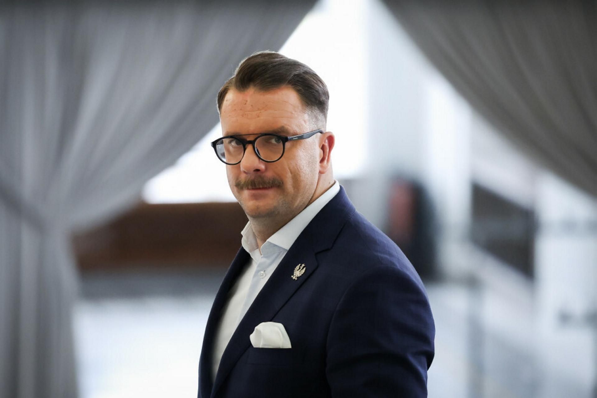 Mejza zapłaci mandat i 2,5 tys. na ofiary wypadków. Przestraszył się, iż wyrzucą go …