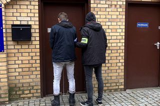 Atak nożem w centrum Torunia. 35-latek brutalnie zaatakował młodego mężczyznę