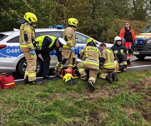 Volkswagen z trójką nastolatków roztrzaskał się na Powiślu Dąbrowski. Dwie osoby były nietrzeźwe
