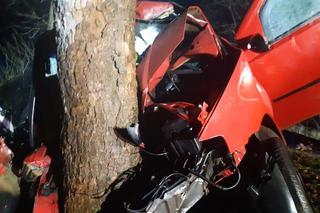 Pojechali do sklepu, rozbili się na drodze. Nie żyją trzej kumple z Kąśnej Górnej