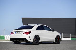 Mercedes-Benz CLA lifting 2016