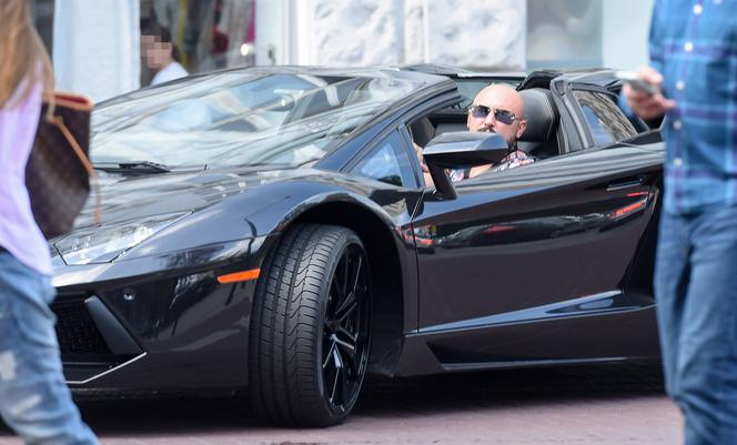 Patryk Vega jeździ Lamborghini