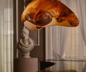 Rzeźbiarskie lampy znanych polskich artystów na jubileuszowej aukcji Przyjaciół Muzeum Narodowego w Warszawie