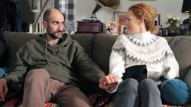 Barwy szczęścia odc. 3209. Halina Kałuża (Marta Zięba), Omar (Kirił Denev)