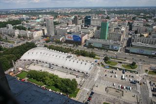 Dziś stoi tu Muzeum Sztuki Nowoczesnej, kiedyś blaszane budy. W trakcie rozbiórki doszło do zamieszek