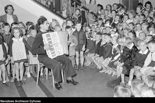 Rozpoczęcie roku szkolnego. Zdjęcia archiwalne