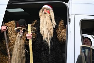 Brodacze żegnają stary rok na ulicach Sławatycz